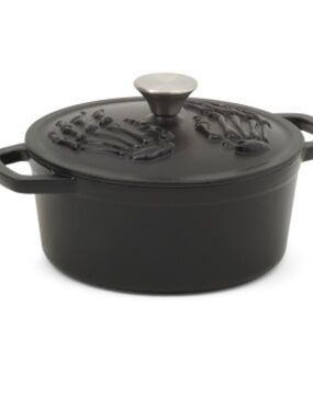 BNWT VIRAL TABLETOP UNLIMITED 3 QT SKELETON HANDS DUTCH OVEN